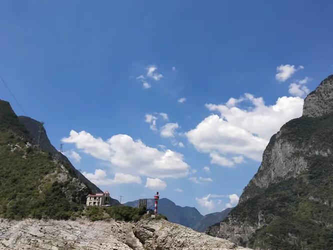 闲咏巫山三台八景十二峰